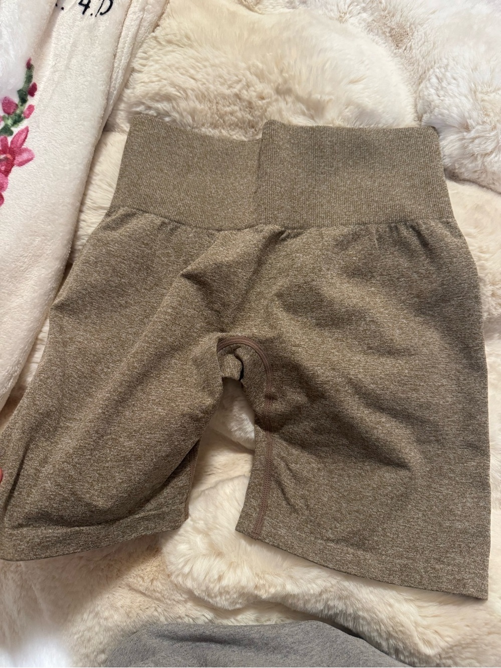 NVGTN contour shorts